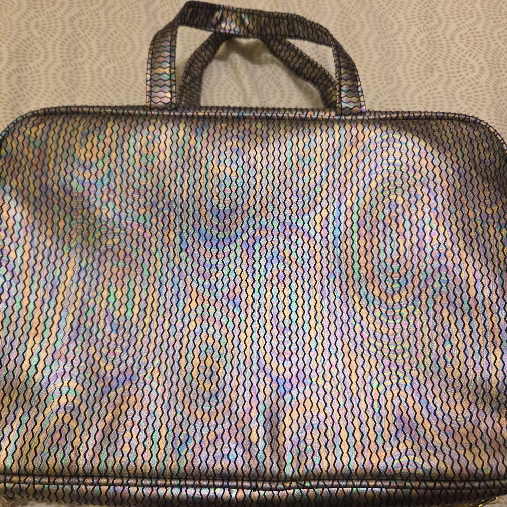 Kestrel Patterned Travel Case